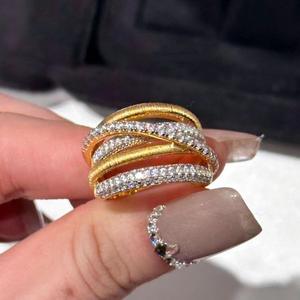 Anillo Cruzado de Plata Pura S925 Italiana con Baño de Oro de 18K, Diseño Multicapa con Incrustaciones de Diamantes, Moderno y Elegante - Product Image 4