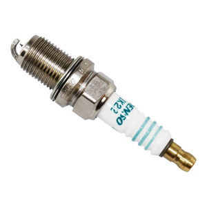 Bujía de iridio DENSO IK22 5310 de larga duración, antiposición de carbono, mantiene un funcionamiento suave en marcha lenta para automóviles de uso diario familiar. - Product Image 5