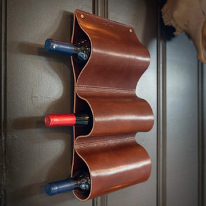 Wholesale <b>wall</b>-mounted leather <b>wine</b> <b>racks</b>, 3-compartment <b>wine</b> storage bags, creative beer <b>racks</b> for home and hotels. - Product Image 1