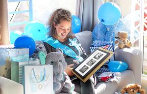 Cadre photo triple échographie pour souvenir de grossesse, décoration de chambre de bébé ou de fête prénatale - Product Image 6