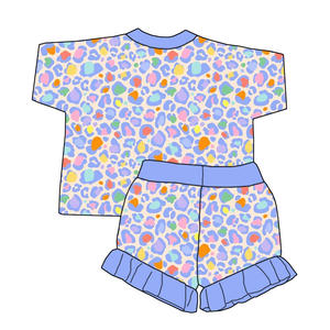 Set Estivo alla Moda per Bambine con Stampa Leopardata e Fiocco - Maglietta a Maniche Corte e Pantaloncini con Decorazioni in Pizzo - Product Image 5