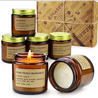 Bougie parfumée en cire de soja dans un bocal en verre ambré, parfum cèdre et bois de teck, décoration d'intérieur avec couvercle