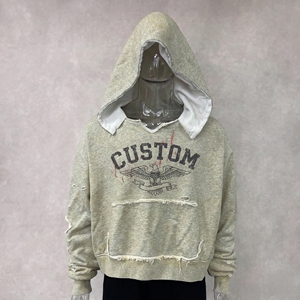 Sweat à capuche court en molleton bouclette personnalisé avec col brut, impression DTG, effet vieilli, poche déchirée, délavé soleil et délavé à l'acide - Product Image 2