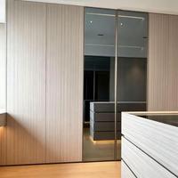 Table îlot moderne pour dressing avec portes vitrées, style luxe léger, en bois, rangement multifonctionnel, mobilier de maison