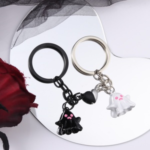 Portachiavi Fantasma Carini con Chiusura Magnetica a Cuore per Amici Ragazzi Ragazze, Divertente Regalo di Halloween, Gioielli Fai da Te Fatti a Mano - Product Image 4