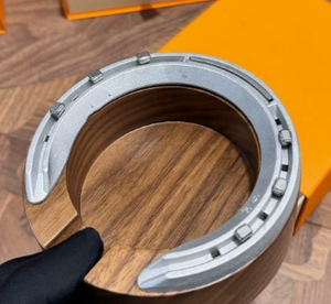 Cendrier sans fumée en noyer importé, style américain monobloc, personnalisable avec logo, pour usage domestique, emballage cadeau, Guangdong Chine - Vente chaude - Product Image 3