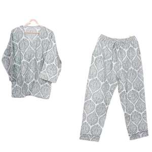 Pijamas de Otoño de Satén Casual para Mujer, Diseño de Lujo, 100% Algodón, Conjunto de 2 Piezas, Transpirable, Suave, Cuello en V, Manga Larga, Cintura Elástica - Product Image 1