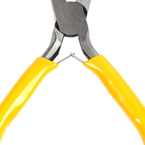 คีมปากแบนไร้ฟัน ด้ามสีเหลือง ขนาด 4.5 นิ้ว ผลิตจากเหล็กโครเมี่ยมวาเนเดียม ปากเรียบ สำหรับงานเครื่องประดับและงาน DIY - Product Image 1