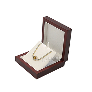 Boîte à bijoux en bois verni personnalisée, structure en bois massif de qualité supérieure, adaptée aux bijoutiers pour une coopération à long terme - Product Image 4