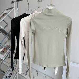 女式软立领拉链冬季健身夹克定制标志透气轻质瑜伽运动夹克拇指 - Product Image 4