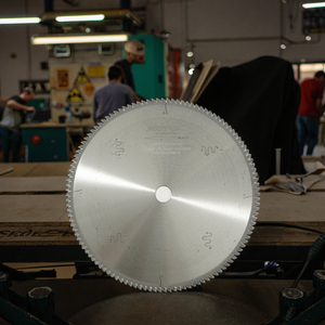 Hoja de sierra OEM duradera de 505mm para corte de aluminio 120T soldadura de alta frecuencia 25,4 30mm diámetro disco Industrial suministro de fábrica - Product Image 1