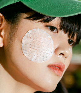 Ampoule en tissu hydratante et nourrissante Help Me Eco Intense Ceramide pour la réparation cutanée et le soin des pores du visage - Product Image 4