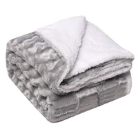 Couverture en molleton d'agneau transfrontalier à double couche en fausse fourrure épaissie en peluche solide dos impression tie-dye fleur PV-polaire
