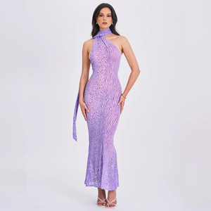 Robe de soirée longue sans manches en maille à imprimé léopard, dos nu, col licou, taille naturelle, collection été 2024, style européen et américain - Product Image 1