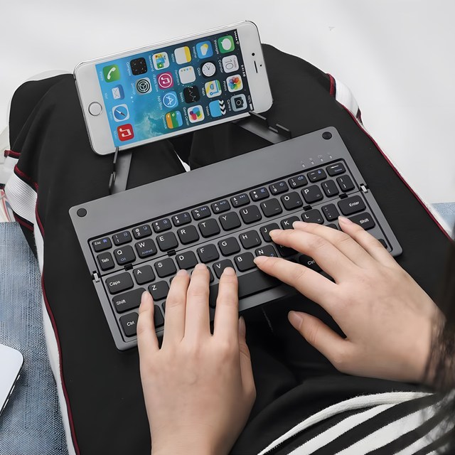 High Quality Manufacturers Hot Sale B048 Wireless Rechargeable Mini Foldable BT Keyboard
