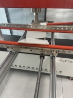 Máquina de Prueba de Flexión para Evaluar la Integridad Estructural y la Resistencia de Baldosas Cerámicas, Piedra y Unidades de Mampostería