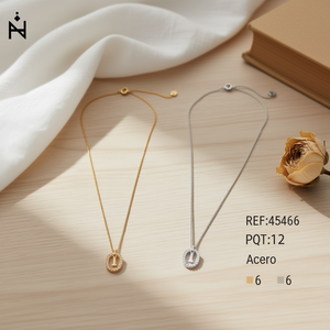 Collana con ciondolo a forma di lettera J Zlata 10x15 cm con accento di diamanti, catena in acciaio, gioielli minimalisti di alta qualità - Product Image 3