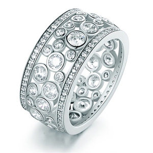 Anello Traforato Stile Pavé per Donne, Gioiello da Dito con Pietre Scintillanti, Moda per Uso Quotidiano - Product Image 4