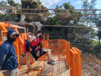 Parc d'aventure en plein air passionnant, équipement de divertissement, parcours de cordes avec une capacité de 100 kg