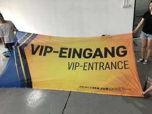 Bannière publicitaire en tissu maillé de clôture en polyester d'impression numérique de grande taille de couleur personnalisée avec œillets - Product Image 3