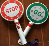 Panneau de signalisation routière LED clignotant rechargeable, portable, en plastique ABS réfléchissant, 19x37cm, sécurité routière, rouge et vert