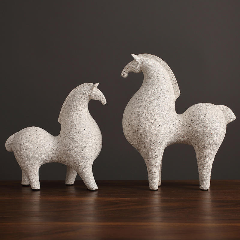 Set of 2 resin horse