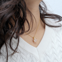 Collar con Colgante de Cuarzo Rosa de Forma Irregular, con Garras Chapadas en Oro de 18K y Plata de Ley 925, Gemas Originales Curativas, Piedra de Nacimiento, Mlluki