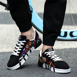 China Supplier Mens Sneakers Vulcanized Shoes Low Top Printing Casual Shoes For Men New Styles