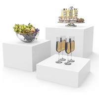 Usine personnalisé moderne de qualité alimentaire acrylique cinq faces écologique Dessert gâteau Base creuse cache-poussière jouet Figurine modèle