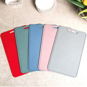 Planche à découper portable anti-moisissure en caoutchouc coloré de haute qualité avec logo personnalisé pour outils de cuisine ménagers - Product Image 1