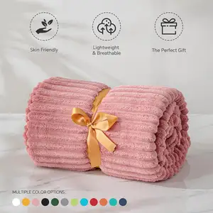 Produsen disesuaikan selimut wol 3D ribbed jacquard fuzzy selimut nyaman berbulu merah muda selimut tempat tidur