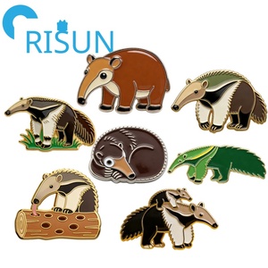 Fabricación de Broches de Esmalte Personalizados con Forma de Echidna <span class=keywords><strong>Gigante</strong></span> y Bebé, Joyería de Animales - Product Image 1