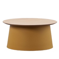 Salon de fantaisie simple petite table basse ronde blanche avec dessus de table en bois