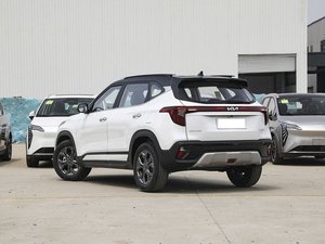 SUV <span class=keywords><strong>Kia</strong></span> <span class=keywords><strong>Seltos</strong></span> <span class=keywords><strong>2023</strong></span> 1.5L IVT <span class=keywords><strong>Premium</strong></span> Edition, marque de luxe à essence, meilleur SUV pour le prix - Product Image 4
