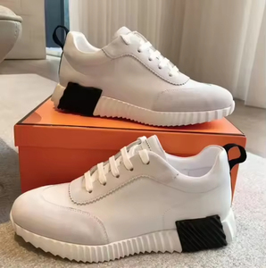Sneaker Casual di Design in Pelle Scamosciata per <span class=keywords><strong>Uomo</strong></span> e Donna con Rete Traspirante, Scarpa da Ginnastica Piatta con Suola in Gomma Antiscivolo Effetto Bounce per Camminata e Corsa - Product Image 2