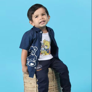 Conjunto de Camisa y Pantalón de Algodón Azul Marino para Niños con Camiseta con Estampado de Osito de Peluche, Atuendo Casual Elegante para Niños con Estilo Deportivo - Product Image 1