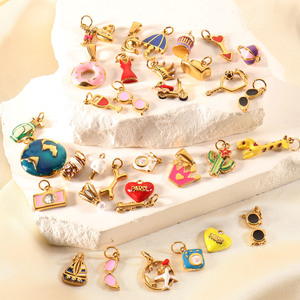 Dijes de Acero Inoxidable Chapados en Oro de 18K Que No Se Destiñen, con Esmalte, en Forma de Corona, Corazón, Donut, Bikini, Cisne, Cámara, para la Creación de Joyas - Product Image 6