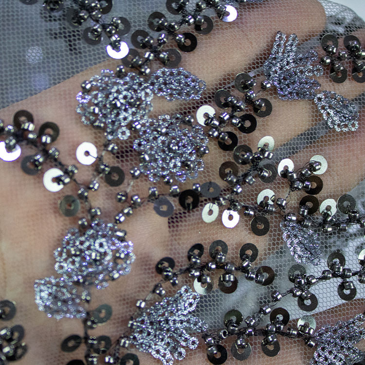 สีเทาเข้ม