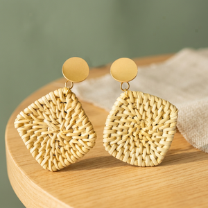 Pendientes Colgantes de Ratán Natural Tejido a Mano, Accesorios de Moda Ecológicos de Vietnam - Product Image 3