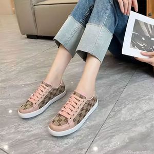 Factory Direct Wholesale New Retro Style Walking Shoes Women <b>Sneakers</b> Lace up <b>Sneakers</b> for Women Designer <b>Sneakers</b> for Women - Product Image 3