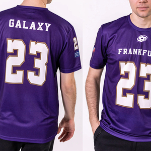 Camiseta Deportiva Personalizada con Estampado de Logotipo, Estilo Urbano y Versátil - Product Image 2