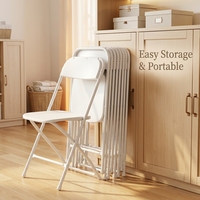 Chaise pliante en plastique blanche portable et imperméable avec pieds en caoutchouc antidérapants pour événements intérieurs et extérieurs, siège empilable