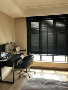 Persianas venecianas <span class=keywords><strong>de</strong></span> madera <span class=keywords><strong>de</strong></span> Paulownia y tilo personalizadas con <span class=keywords><strong>cinta</strong></span> <span class=keywords><strong>de</strong></span> escalera, control manual <span class=keywords><strong>de</strong></span> cadena y lamas <span class=keywords><strong>de</strong></span> ancho ajustable - Product Image 4