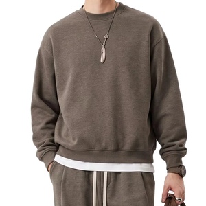 Felpa girocollo da uomo personalizzabile con logo OEM, in filato slub pesante 320GSM, stampa e ricamo, spalle scese, vestibilità oversize - Product Image 1