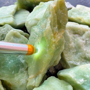 Wholesale Natural Large-sized Raw <strong>Jade</strong> Stones Rough <strong>Jade</strong> Pieces Unpolished <strong>Jade</strong> Stones and Raw <strong>Stone</strong> for Carving - Product Image 1