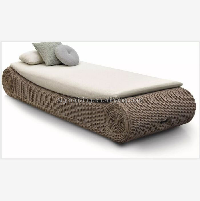 New arrival outdoor furniture soft rattan reclining pool side chaise lounge sun-bed