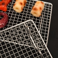 Grille de barbecue rectangulaire en acier inoxydable 304 de haute qualité, style japonais, en fil ondulé avec pieds pour le camping en extérieur