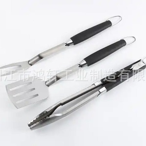 ชุดอุปกรณ์บาร์บีคิวสแตนเลส 3 ชิ้น ตะหลิว คีมคีบ พร้อมด้ามจับ TPR สำหรับพลิกอาหาร ทนทาน ผลิตที่เมืองหยางเจียง - Product Image 5