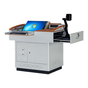 Atril multimedia de acero LC-02 de Leading Innovation con consola de control para la enseñanza en el aula - Product Image 1