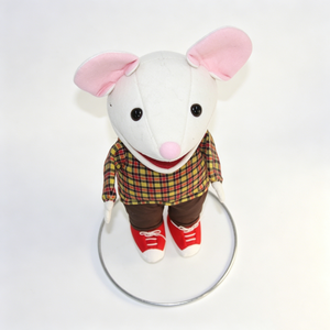 Peluche de ratón blanco personalizado con camisa a cuadros, peluche de ratón con ropa y zapatos, adorable ratón de peluche vestido. - Product Image 4